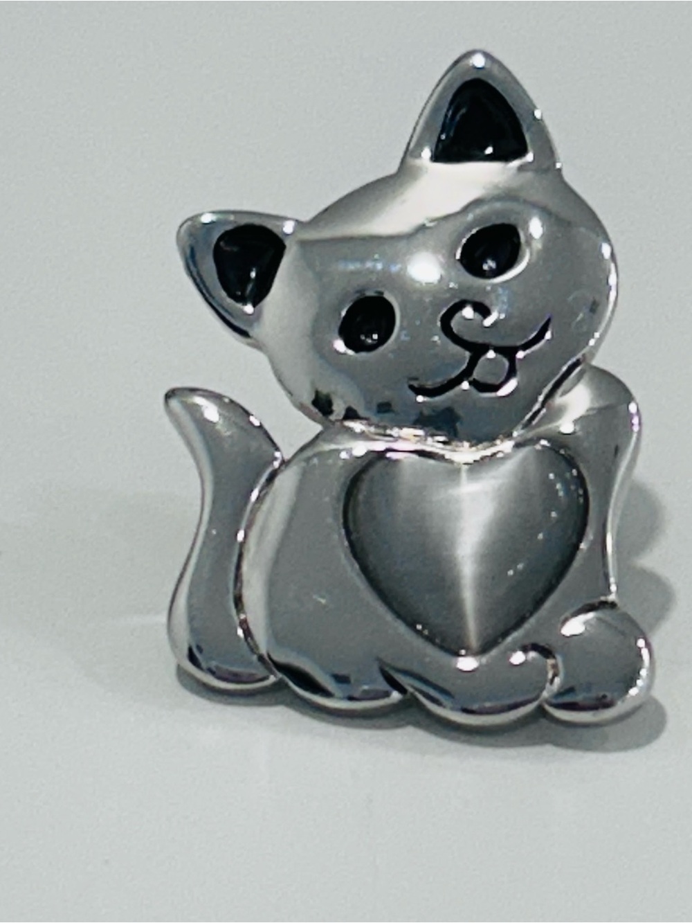 Lia Sophia Silvertone Cat Lapel Pin Gray Moonglow Heart Halloween Kitten
